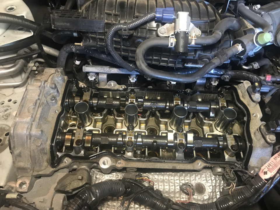 Регулювання клапанів Nissan Rogue 2.5 QR25DE 3