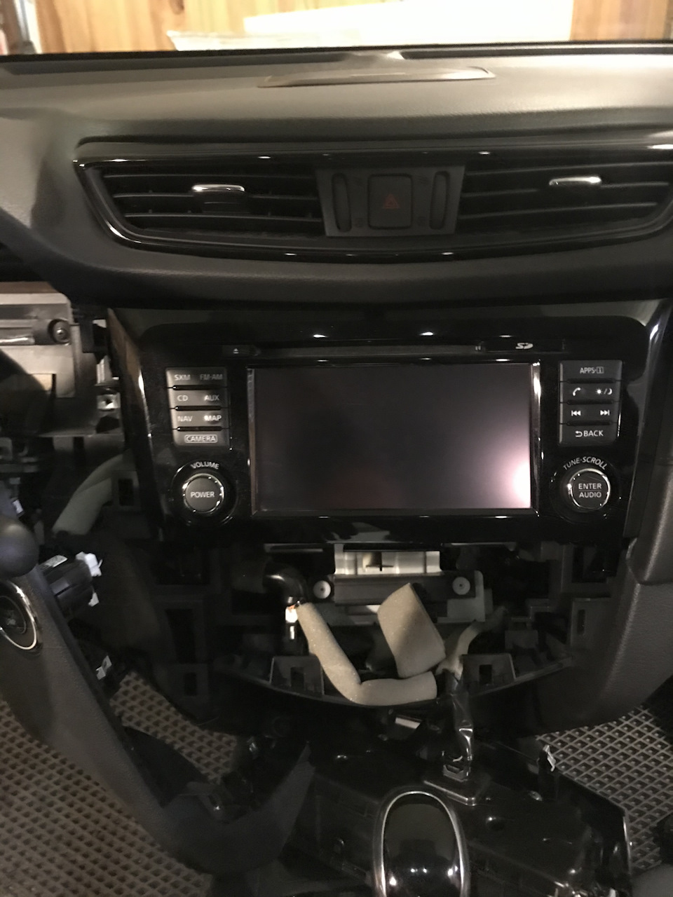 Заміна шкал приладів Nissan x-trail t32 з миль на кілометри 1