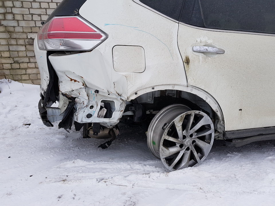 Який вона приїхала 3
