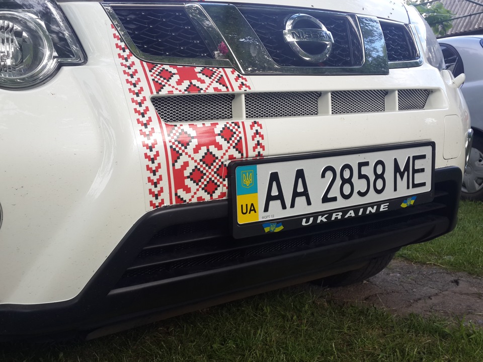 Про сітку в бампер побито, але все ж таки 1