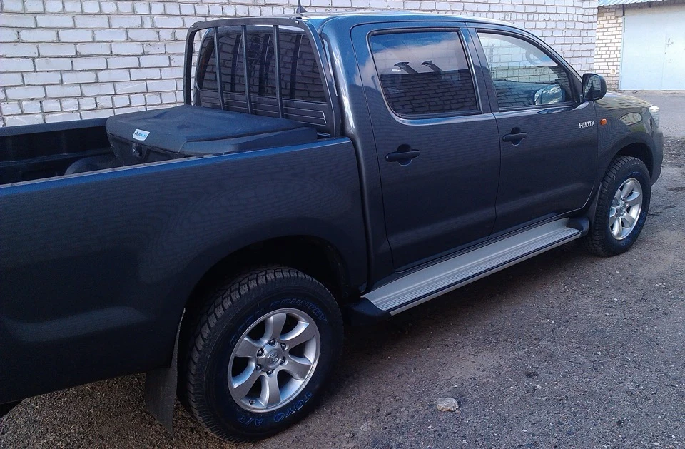 X-TRAIL - TOYOTA HILUX