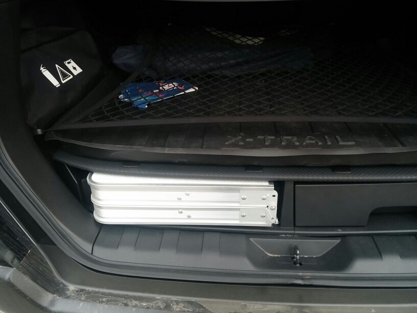 Столік для X-trail 4
