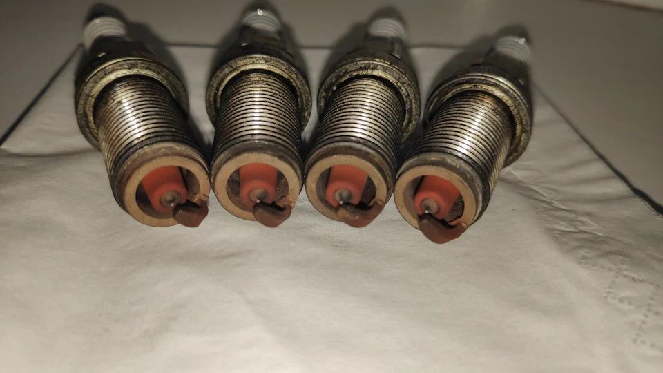 Відмиваємо фероцен ортофосфором. Denso Iridium Power IKH16