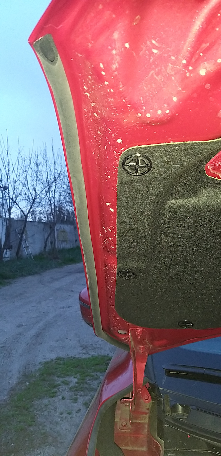 5. Ущільнювачі для капота 4