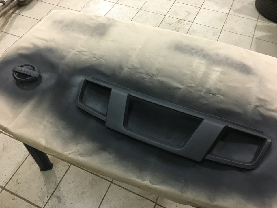 Фарбування хрому решітки радіатора в PLASTI DIP™ 5