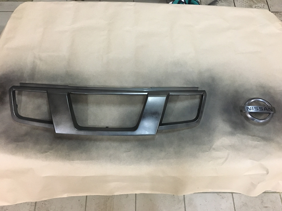 Фарбування хрому решітки радіатора в PLASTI DIP™ 1