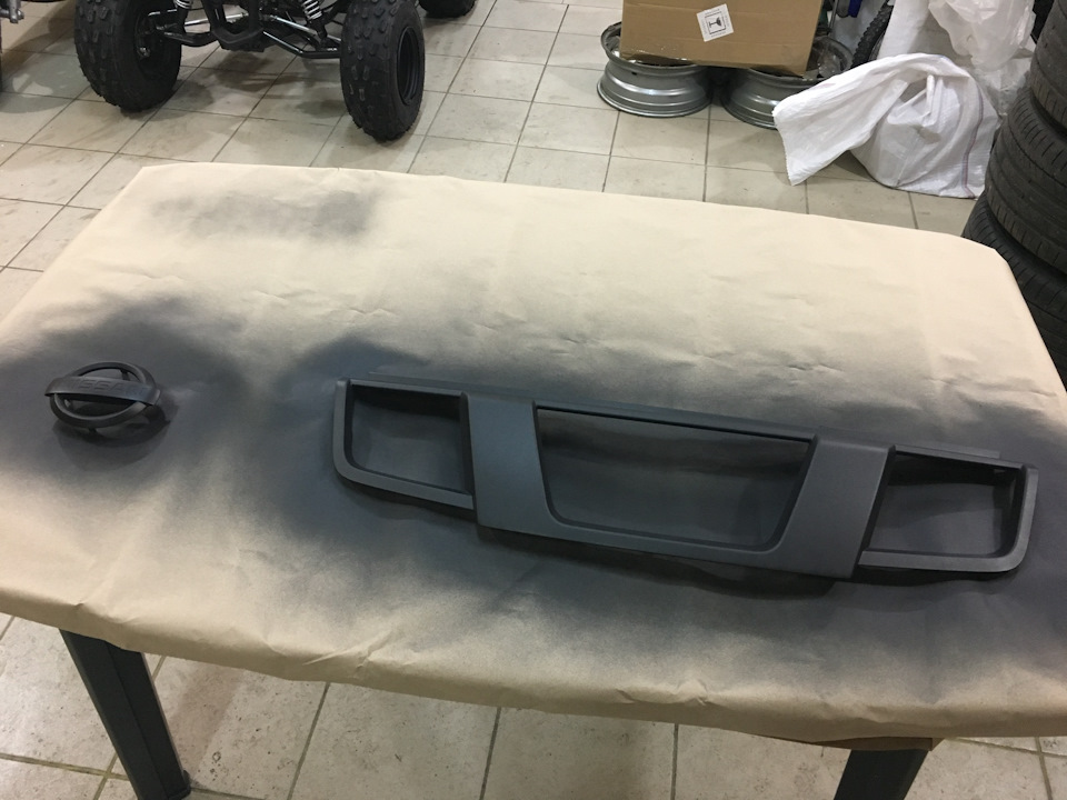 Фарбування хрому решітки радіатора в PLASTI DIP™ 3