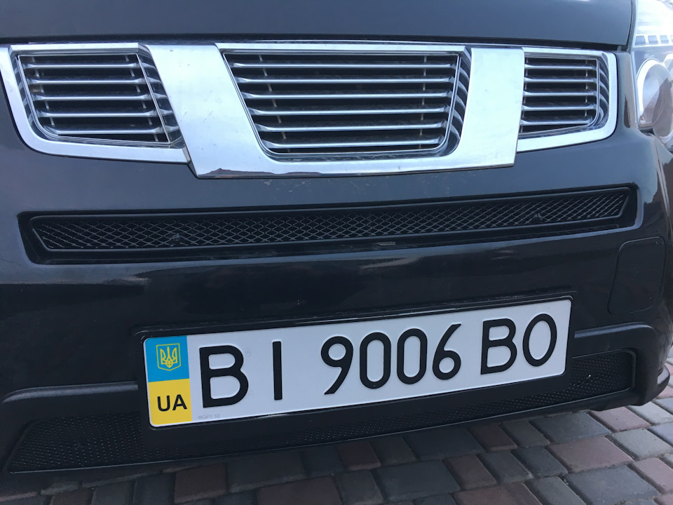 Рамка захисту радіатора Novline 1