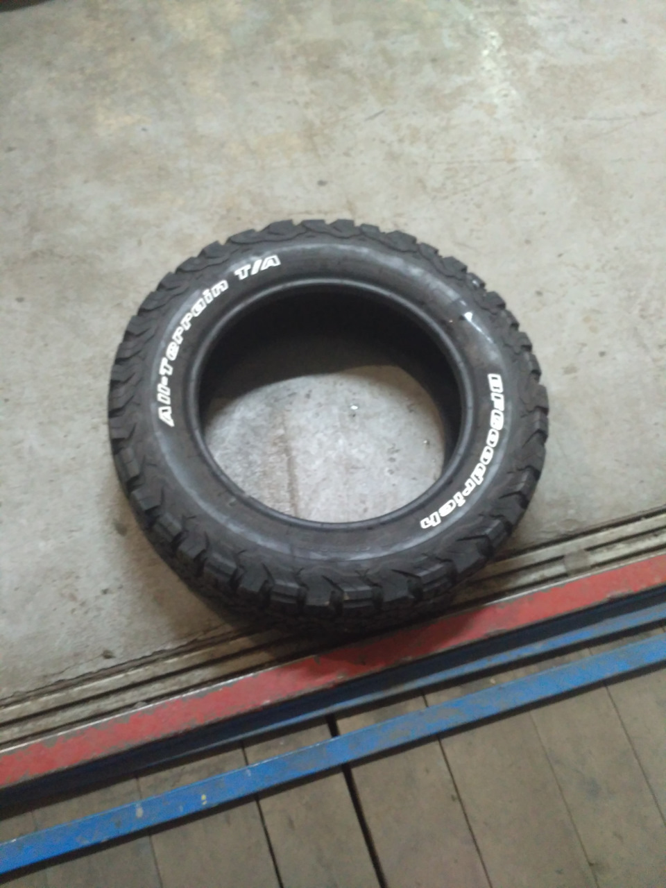 Slik L703 R17, 7,5 ET45 bfgoodrich all terrain a/t ko2 225/65/17 4