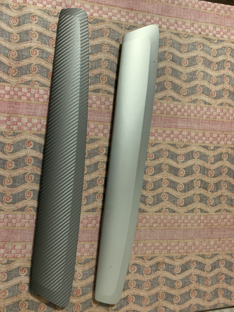 Вставки на дверях у плівку під карбон 4