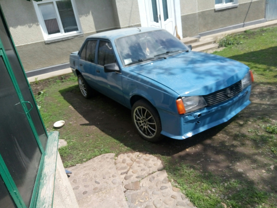 Прикупив титани на літо 4