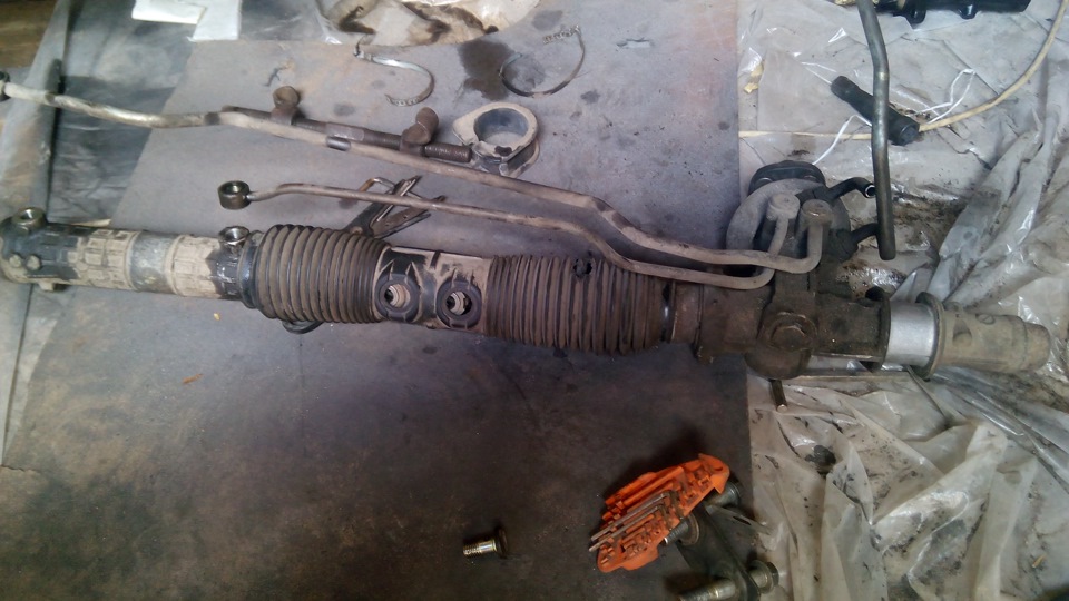 як поміняти пильник рульової рейки ZF 3
