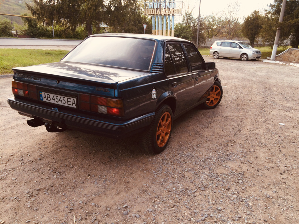 Козирки в салон 3