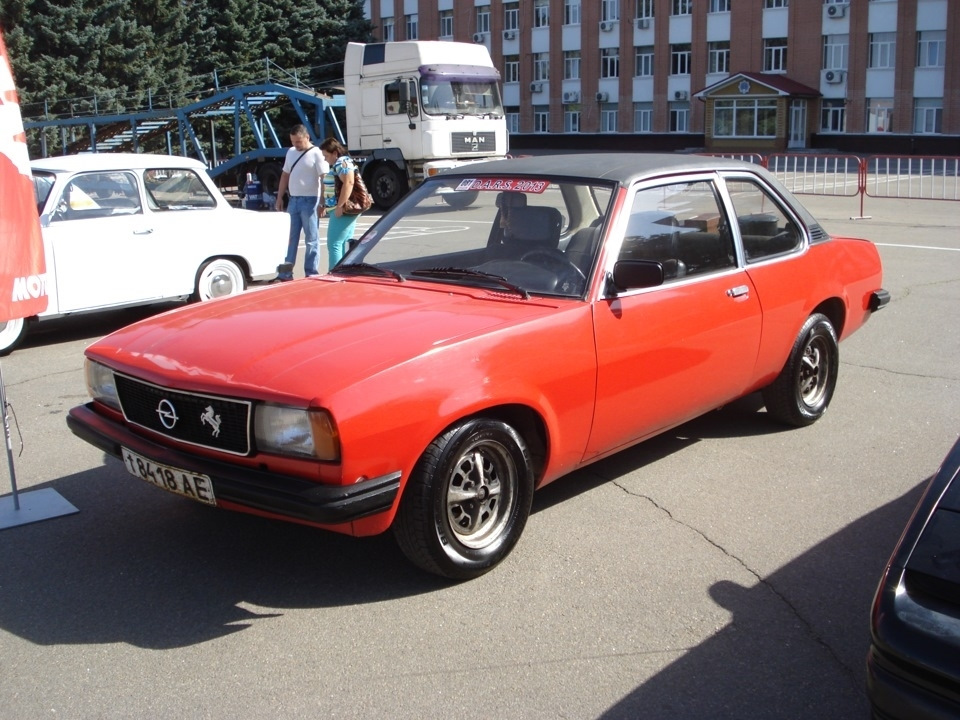 DARS Dnepr Auto Retro Show Ascona-B у справі 😎 2