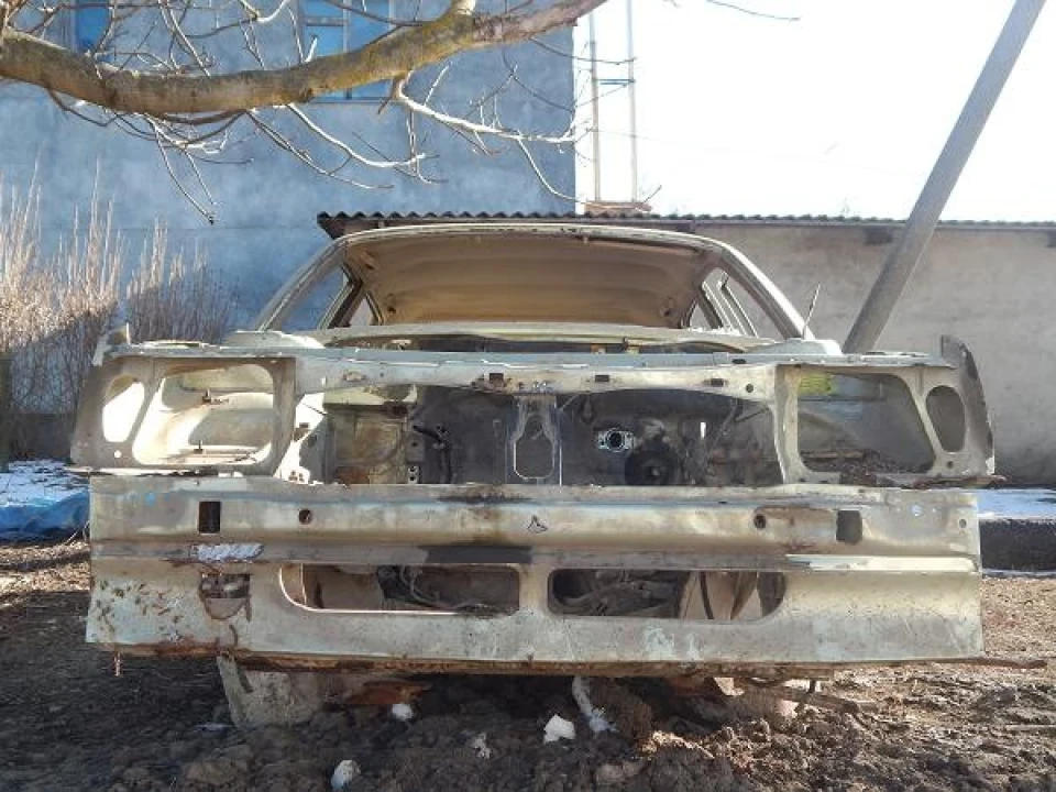 Продам кузовні частини