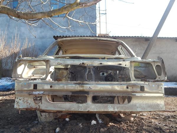 Продам кузовні частини 1