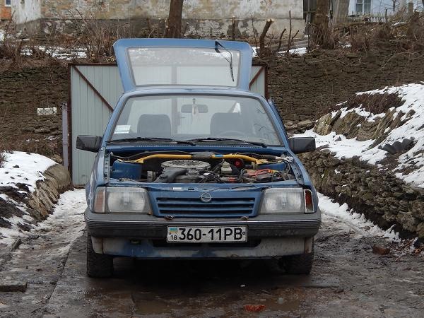Сьогодні вирішив зайнятися капотом 4