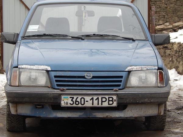 Сьогодні вирішив зайнятися капотом 3