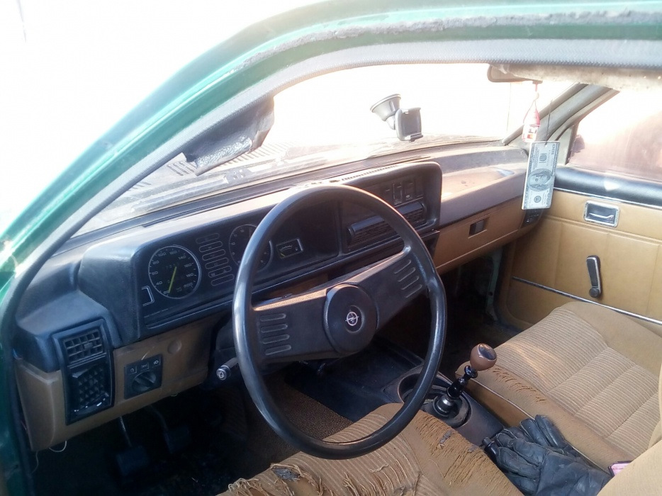 Кнопка керма Opel Manta/Ascona, Petri 838 5