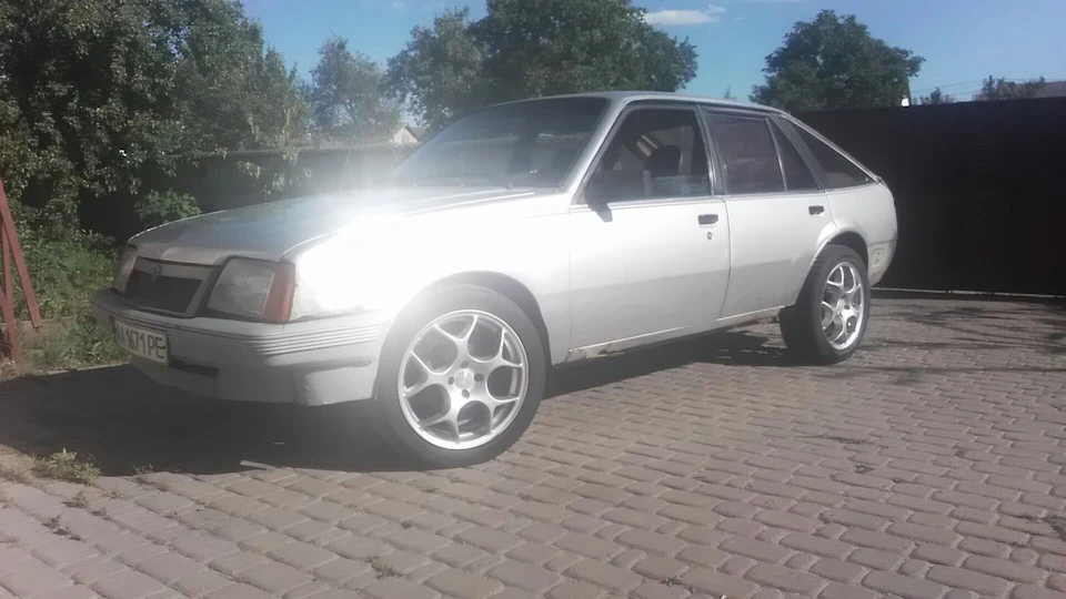 Не довго музика грала…