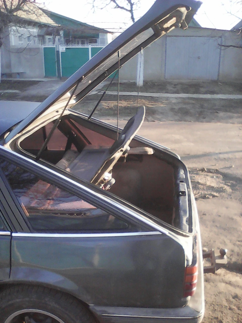Амортизатори на ляду