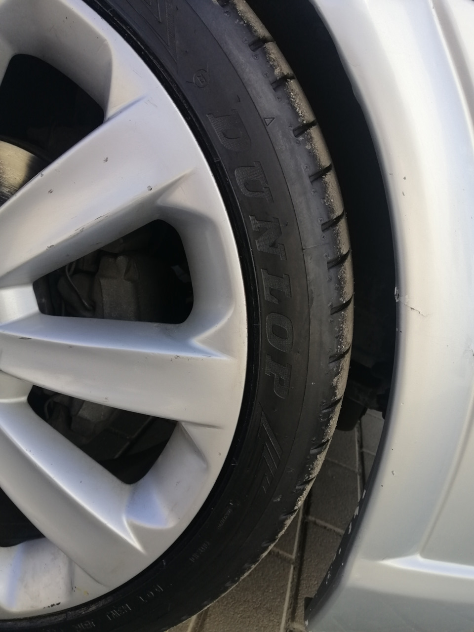 Нова гума Dunlop Sport Maxx 2