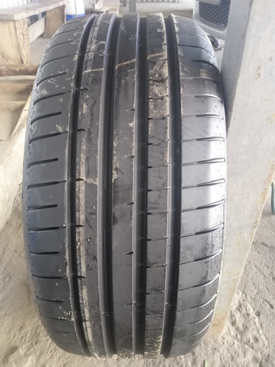 Нова гума Dunlop Sport Maxx 1