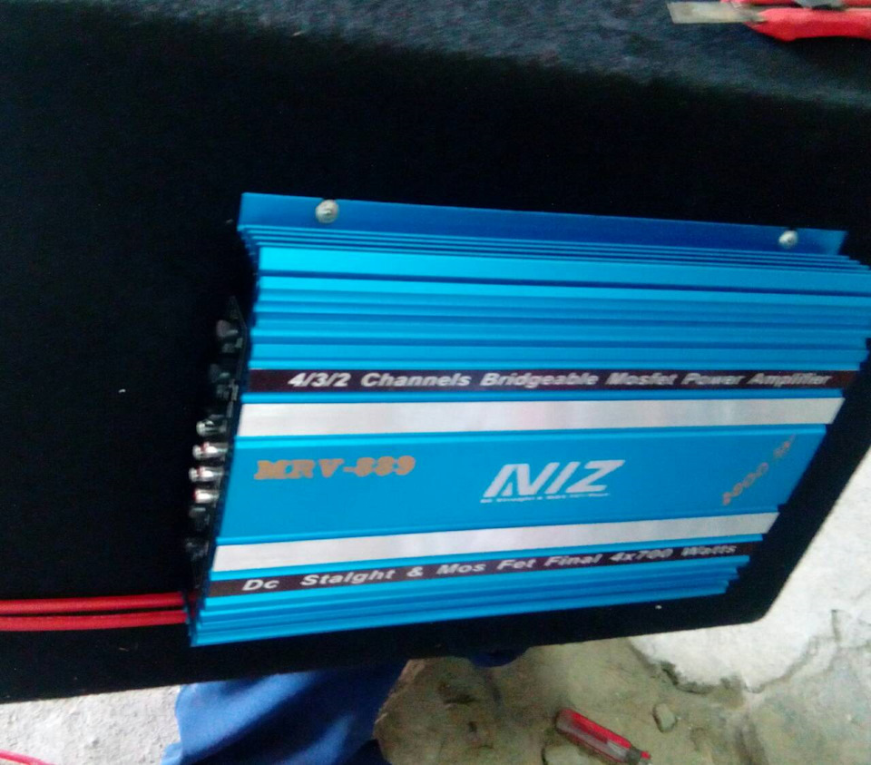 Поставив саб JBL 4