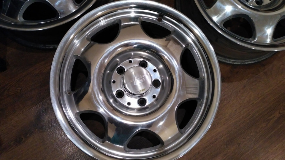 Терміново продам ковані Fuchs Mercedes R16 5*112 polished 5