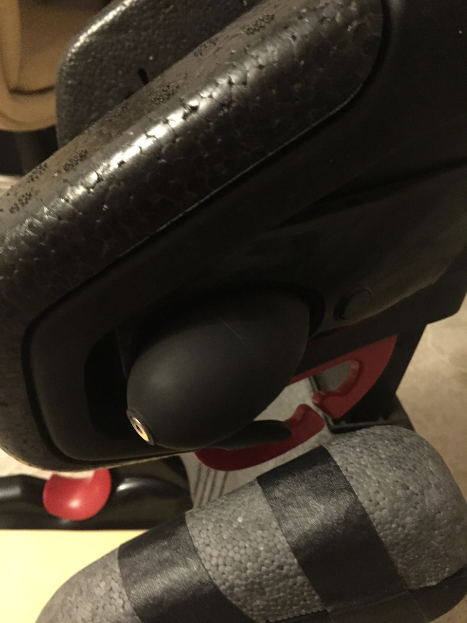 Дитяче автокрісло Recaro Monza Nova 2 SeatFix 5