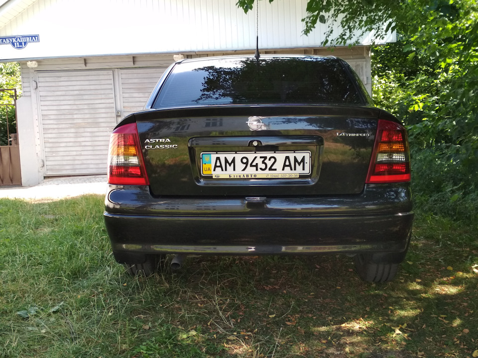 Задні ліхтарі 1