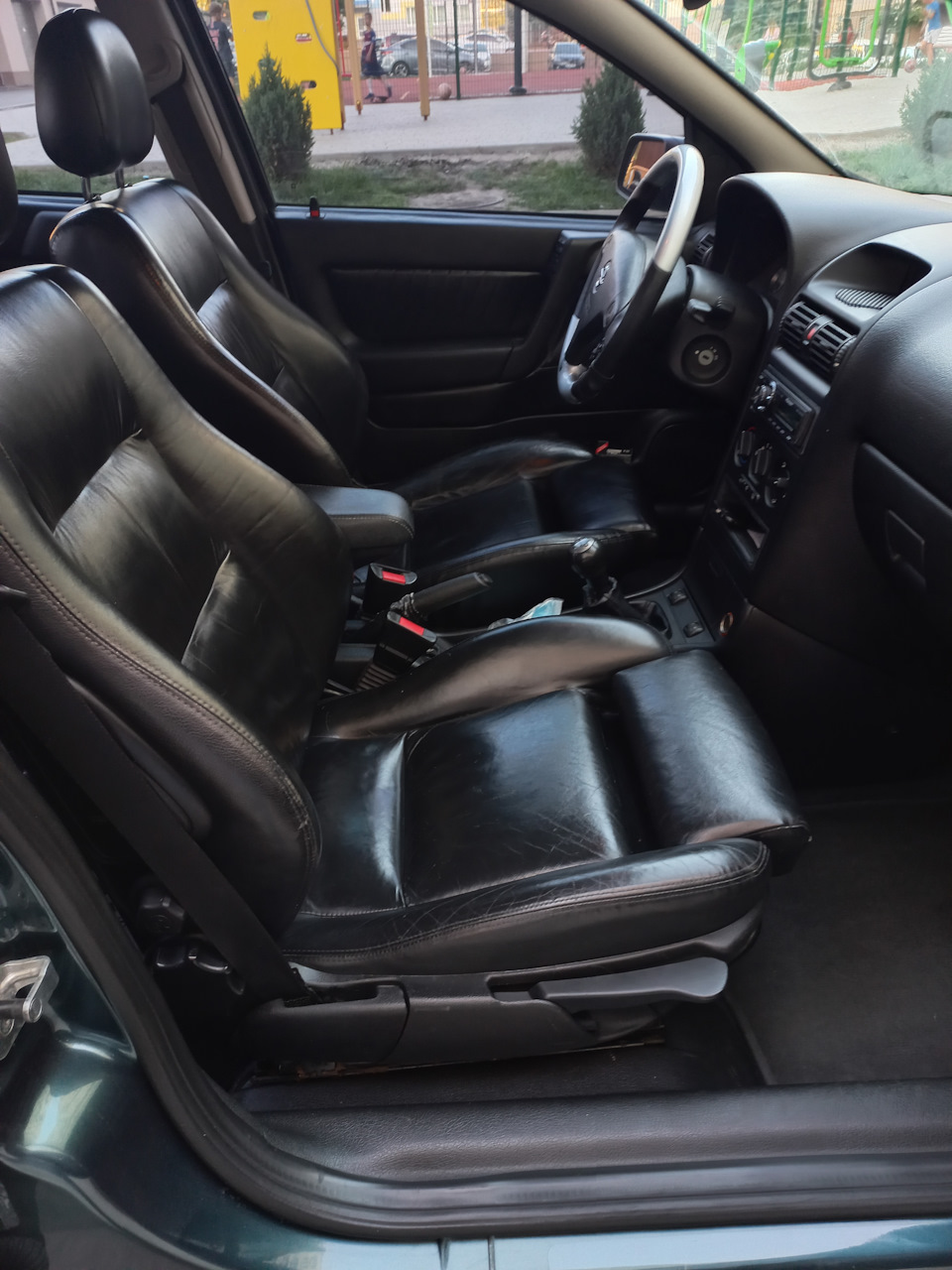 Встановлення шкіряного салону Recaro 1
