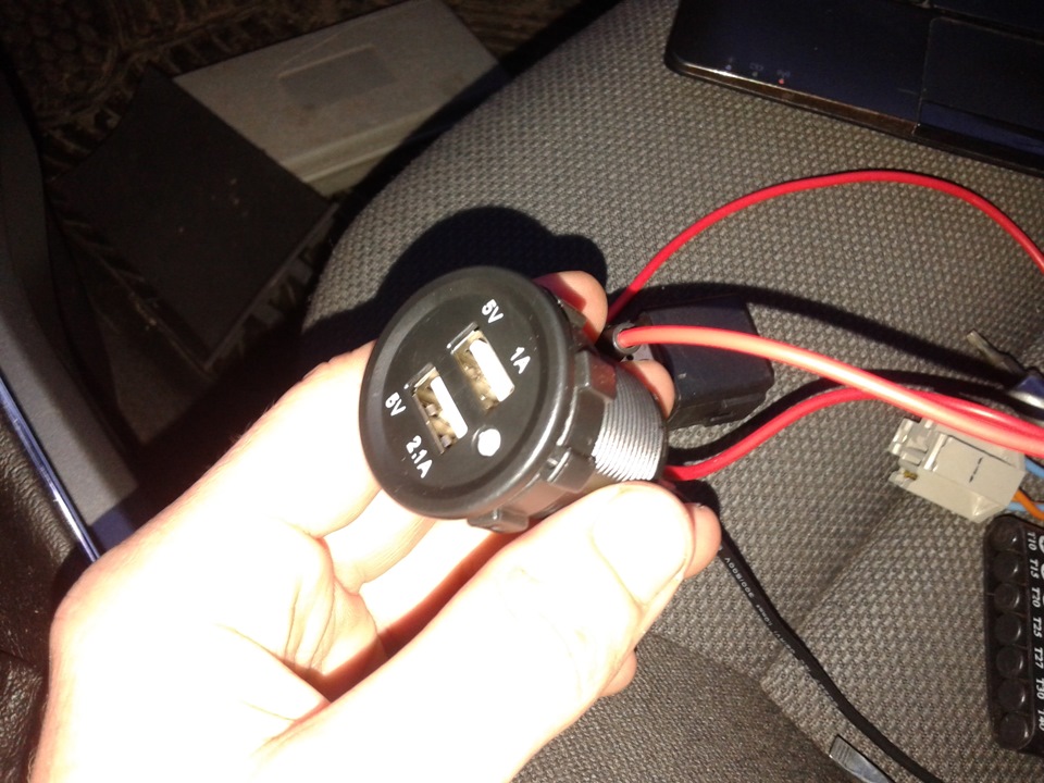 USB розетка в салон 2
