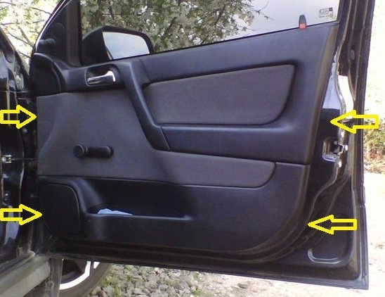 Докомплектація автомобіля або склопідйомники 4