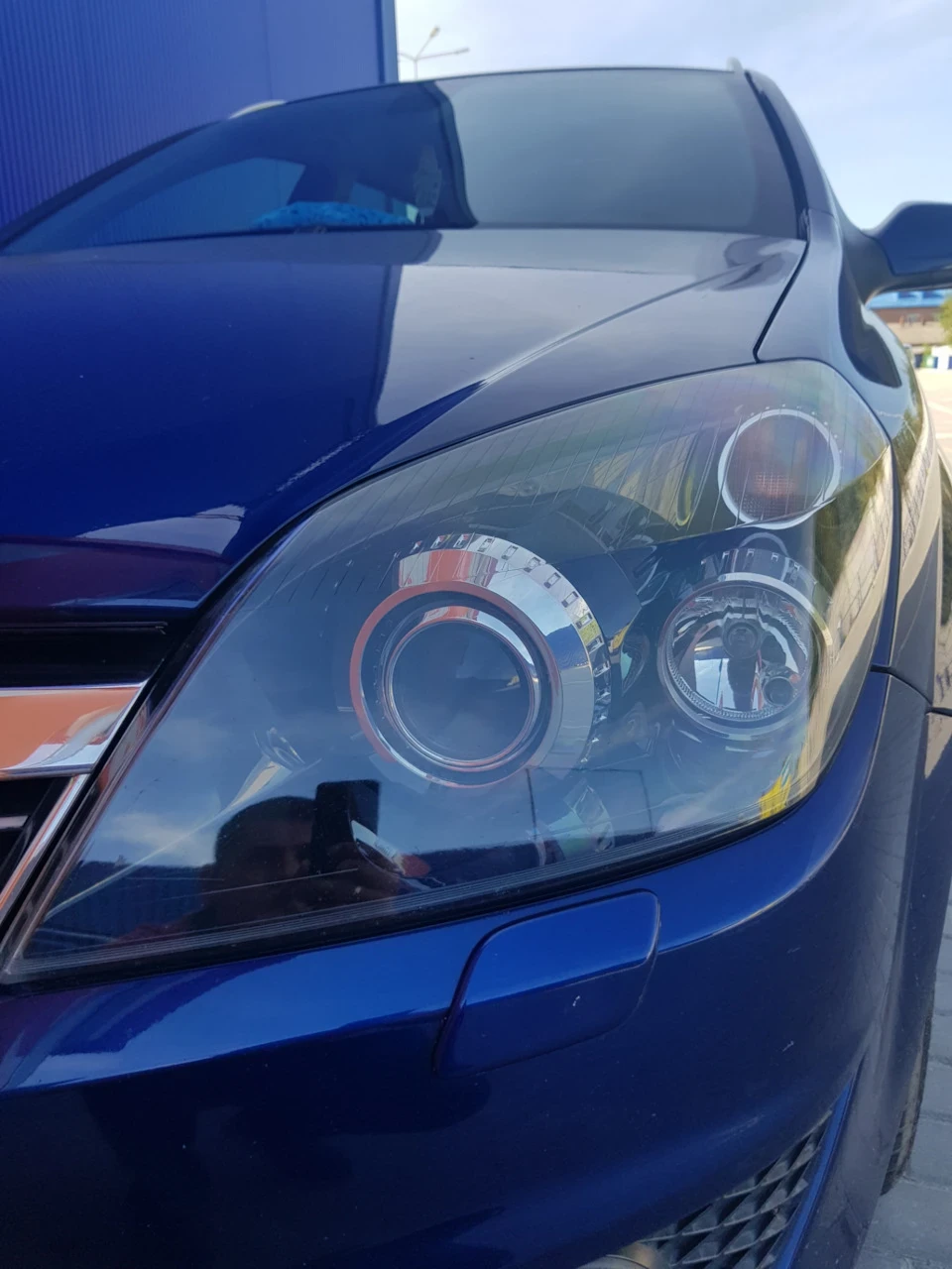 Про світло фар.