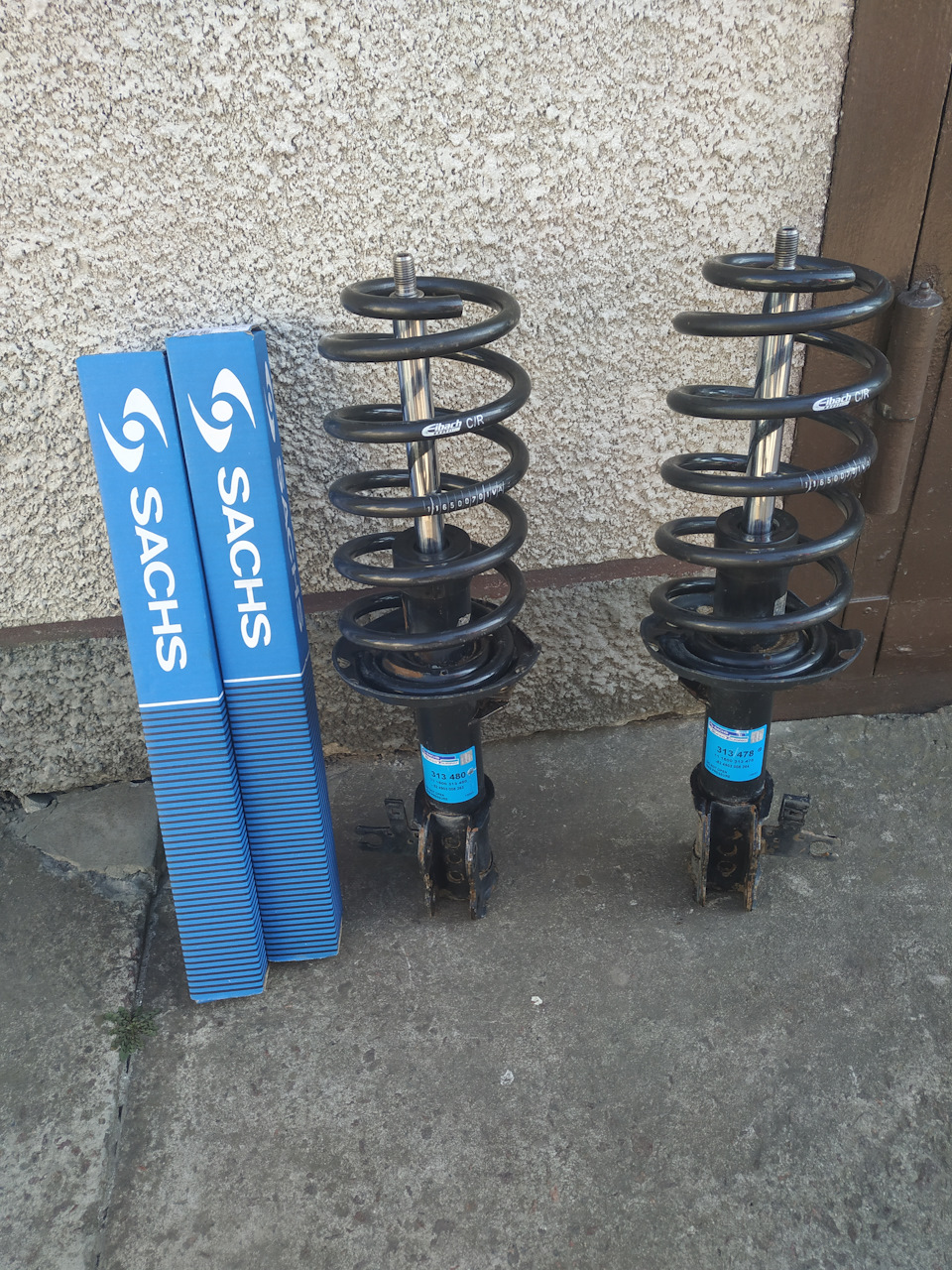 Установка пружин Eibach -30mm + стійки Sachs 4