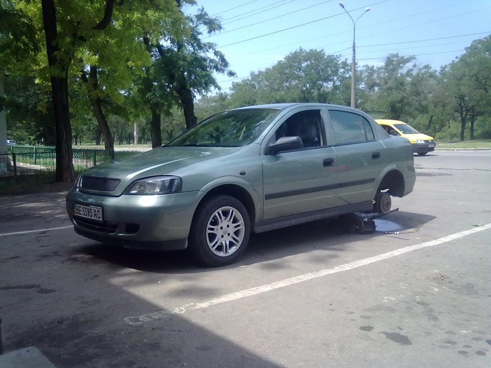 порадьте в який колір перефарбувати диски? 1