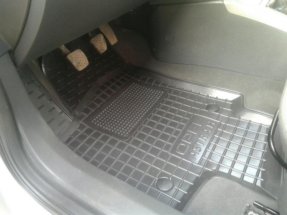 Килимки auto gum 4