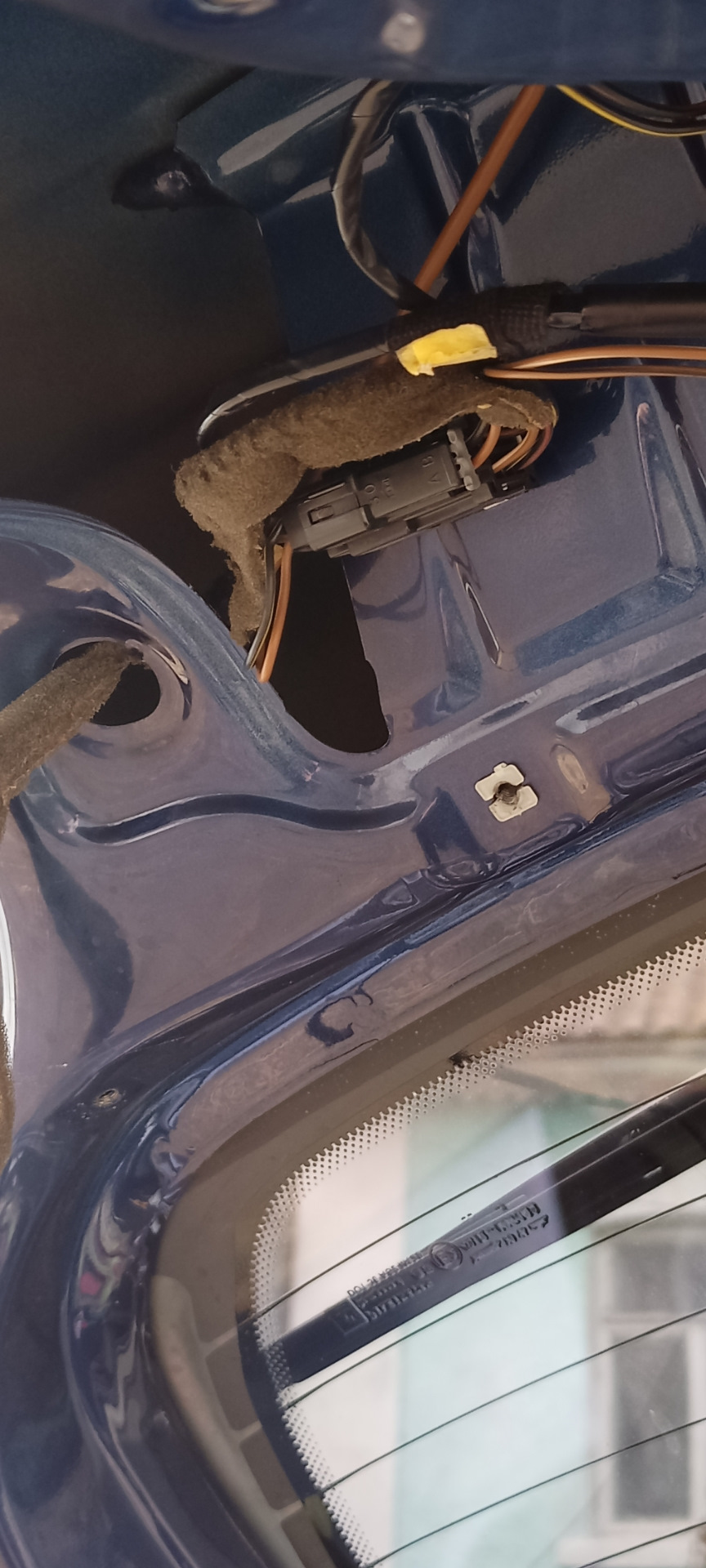 Обрив проводки на задні двері 2