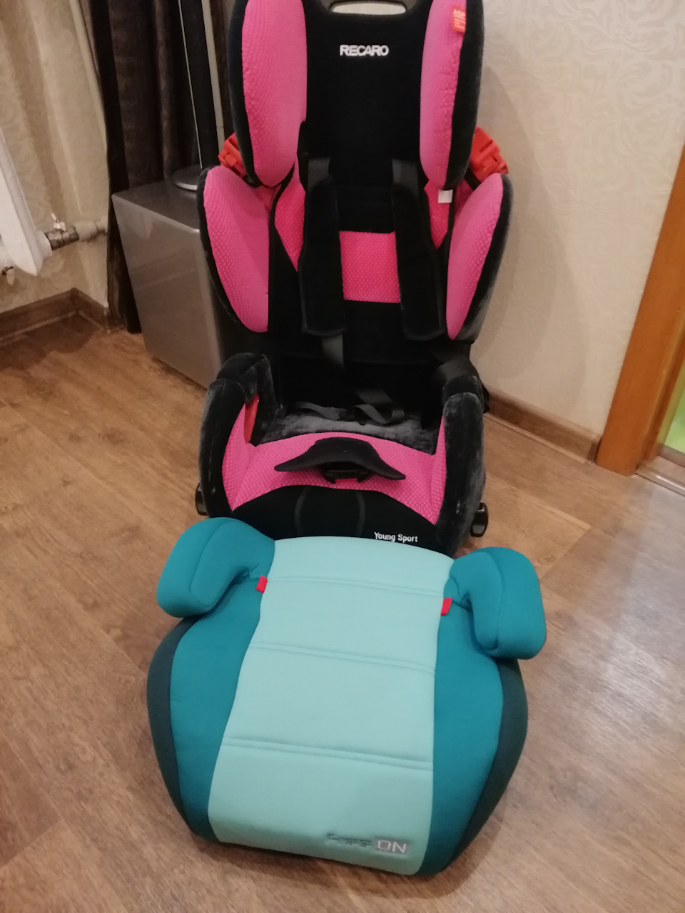 Дитяче місце в авто. Бустер 5