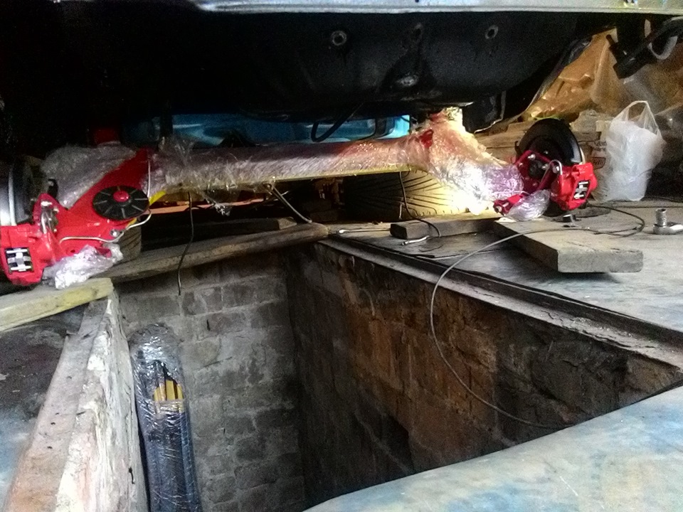 Задня балка вже в строю, і горловина бака 5