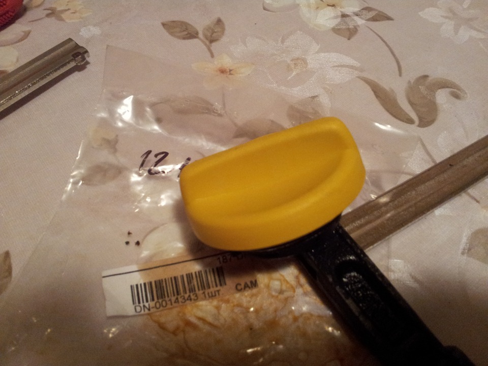 Зламалася кришка масляна наливної горловини двигуна. 2