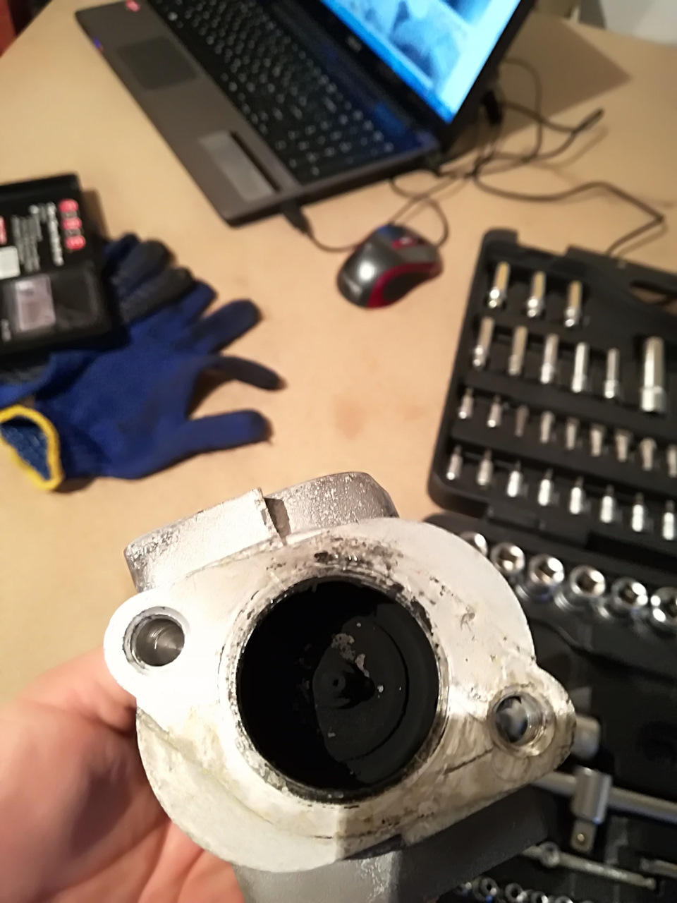 3 в 1м, чистка EGR, дросельної заслінки та заміна свічок. } 1