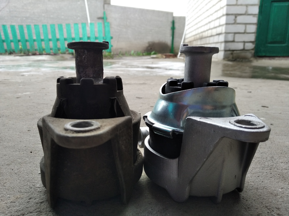 Задня опора двигуна. 5