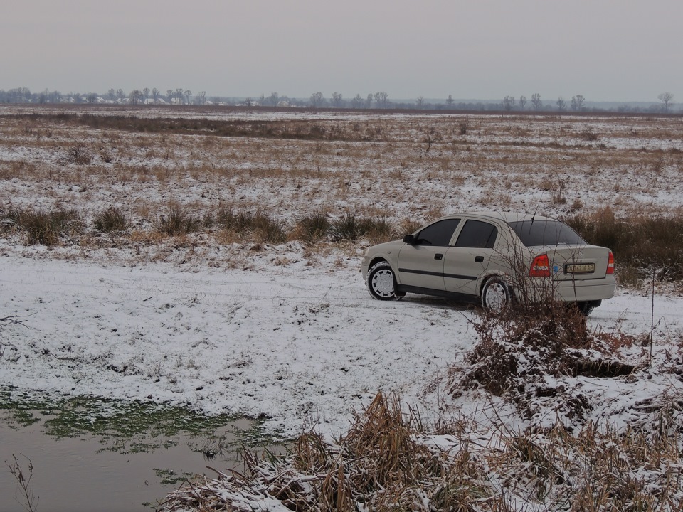 На чистому снігу чисте авто 3