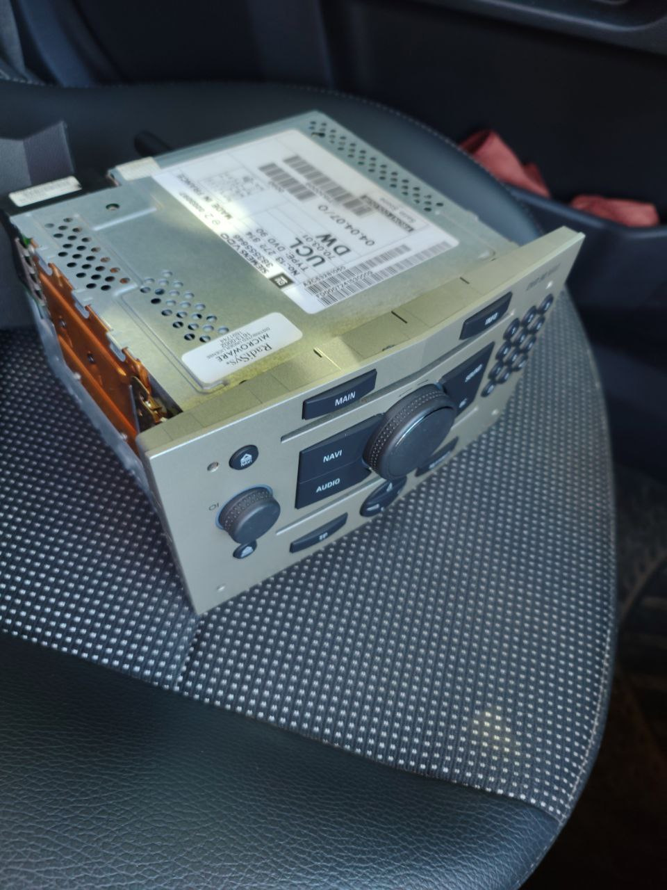 Встановлення DVD 70 NAVI та навігації 1
