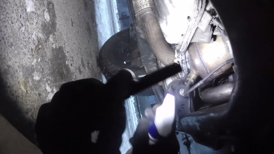 Почало тягнути вихлопні гази в салон. 2