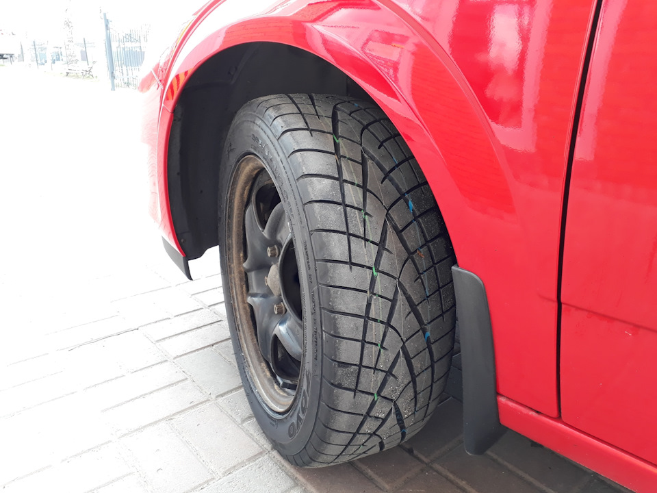 Переобулся на Toyo R1R 3