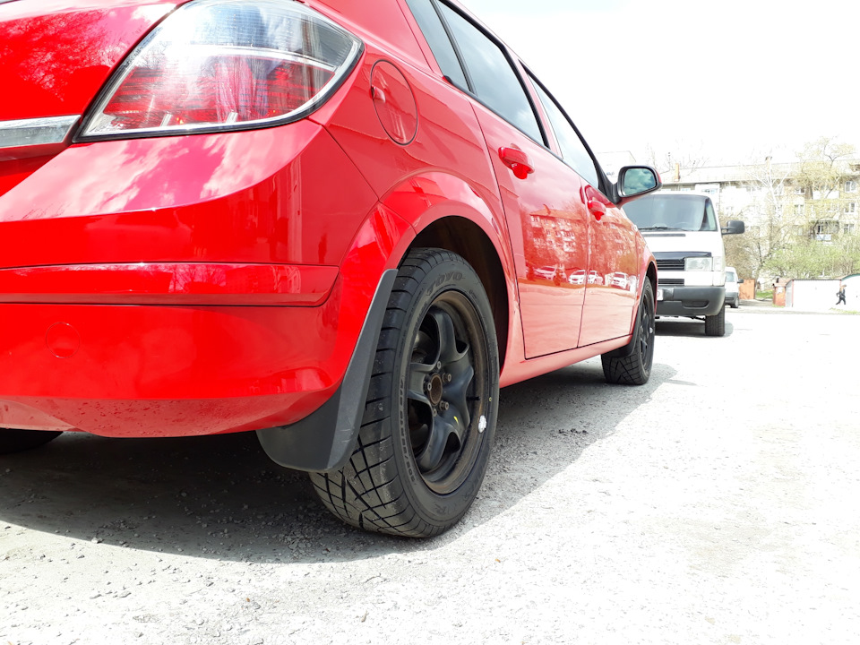 Переобулся на Toyo R1R 1