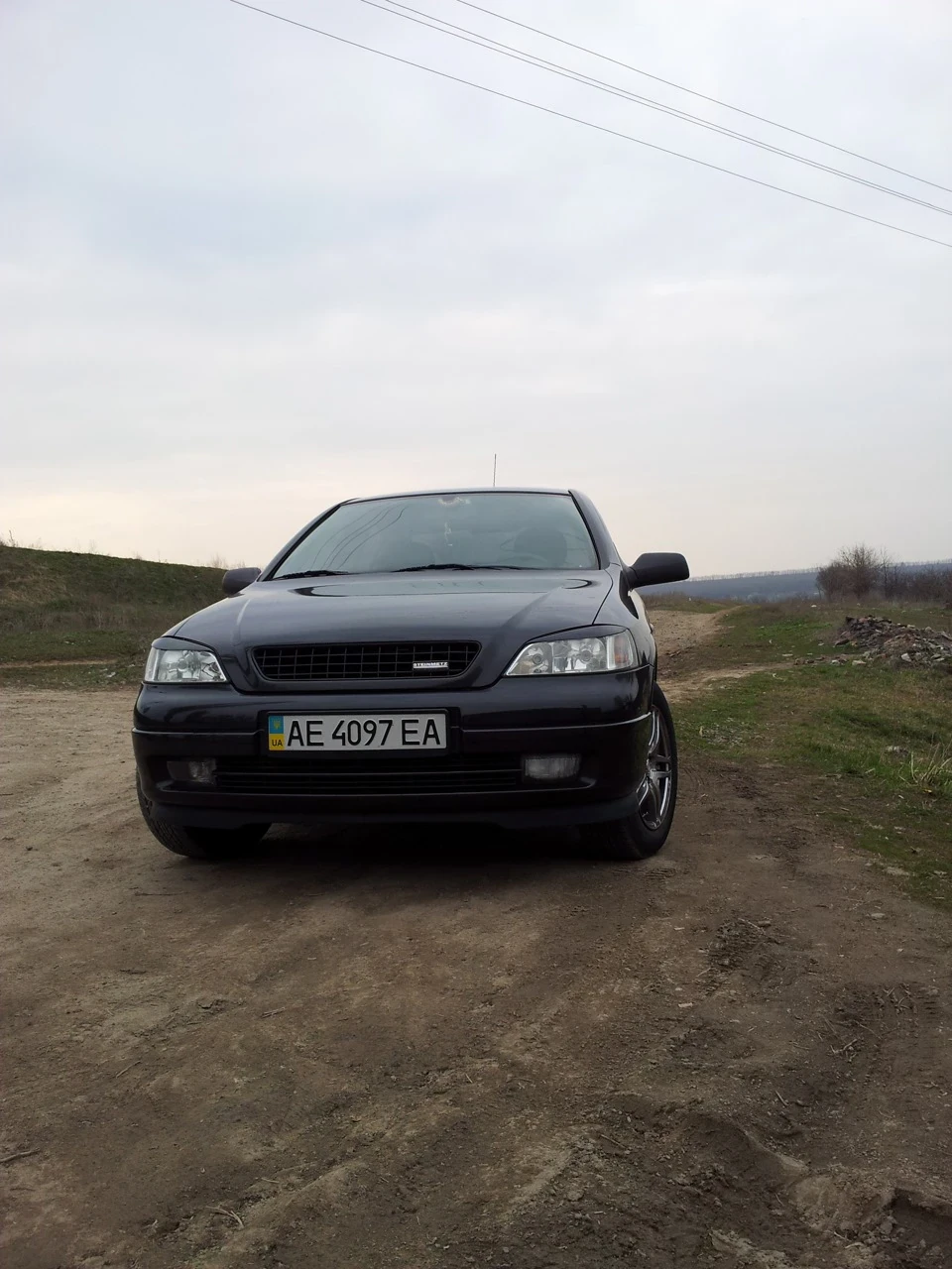 Кілька фотографій місячної давності